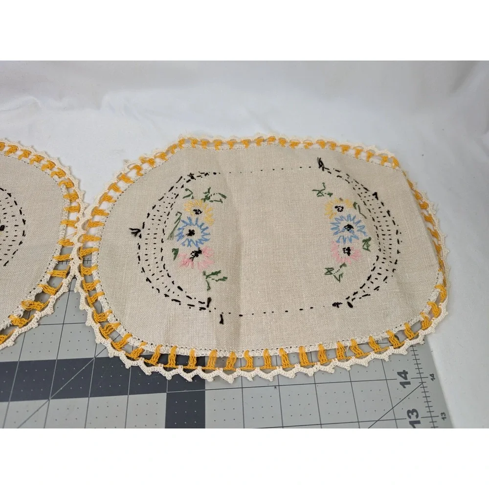 N/A oval doilies
